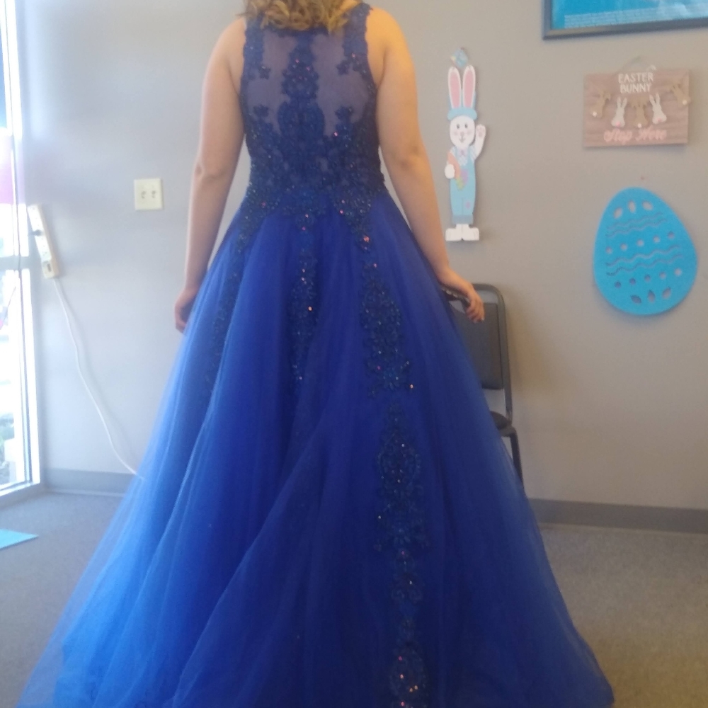 Prom dress - Picture 2 of 2